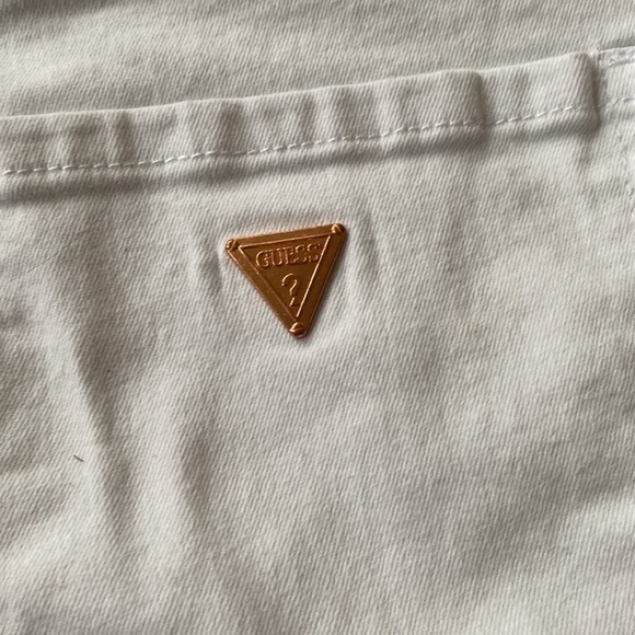 💚 Guess | White Denim Mini Skirt - distressed - Large - Picture 5 of 5
